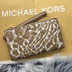 Michael Kors DoubleZip Wallet Wristlet
Phone Case